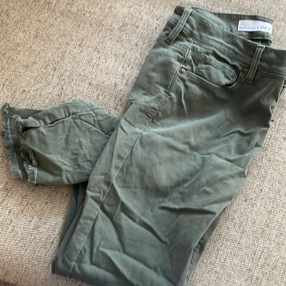 Size 0 Green LOFT Pants with Frayed Ends